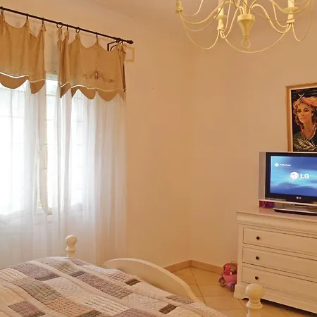 Holiday home Awesome In