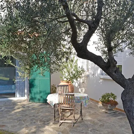 Holiday home Awesome In
