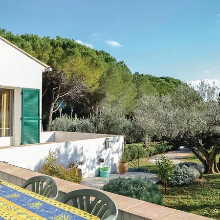 Holiday home Awesome In